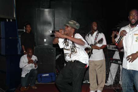 2005_dc_glow-16