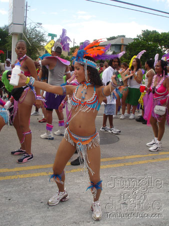 mia_c2k6-027