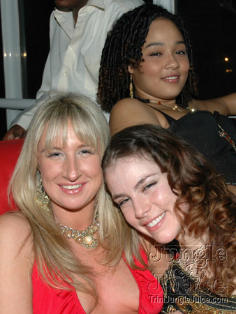 xclusv_nye_2005-48