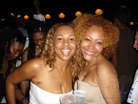 beach_house_carnival_2006-229