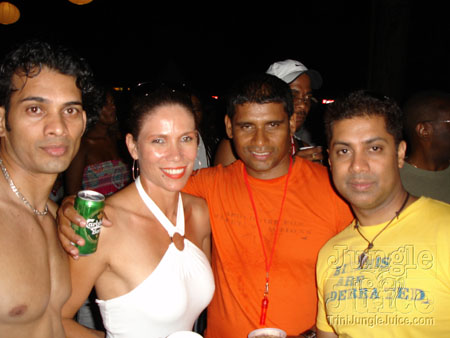 beach_house_carnival_2006-233
