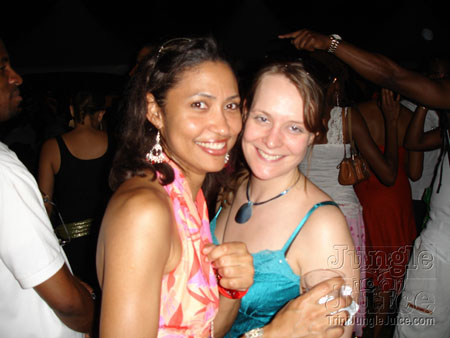 beach_house_carnival_2006-236