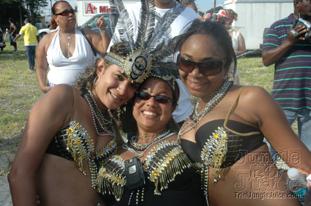 miami_carnival_2006_pt2-087