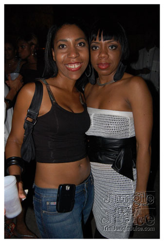 blackwhite_2007-079