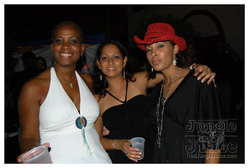 blackwhite_2007-081