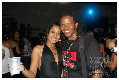 blackwhite_2007-092