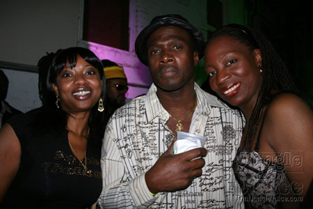 shadow_apr07-82