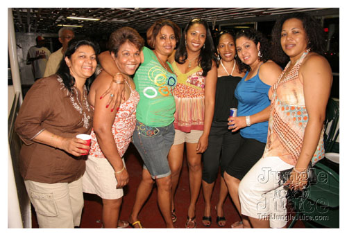 wuk_and_wine_boatride-141