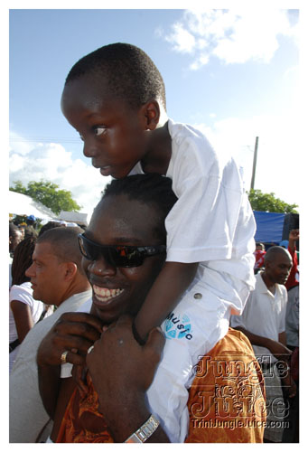 kadooment_day_2008_pt2-245