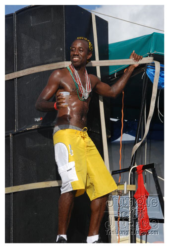 kadooment_day_2008_pt2-246