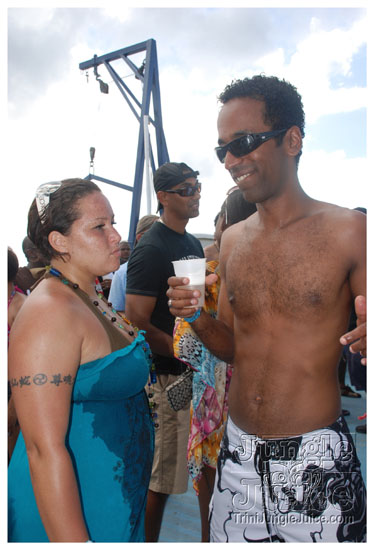booze_cruise_2009_pt2-038