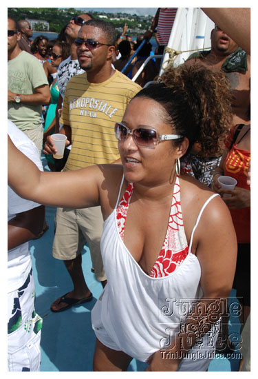 booze_cruise_2009_pt2-058