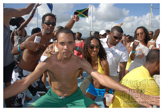 booze_cruise_2009_pt2-098