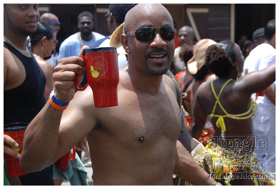 kadooment_day_2009_pt1-230