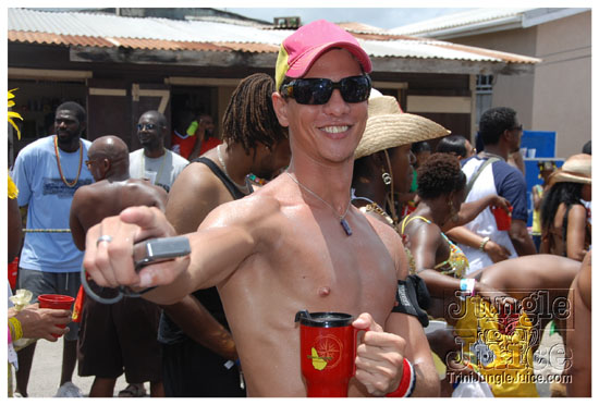 kadooment_day_2009_pt1-231