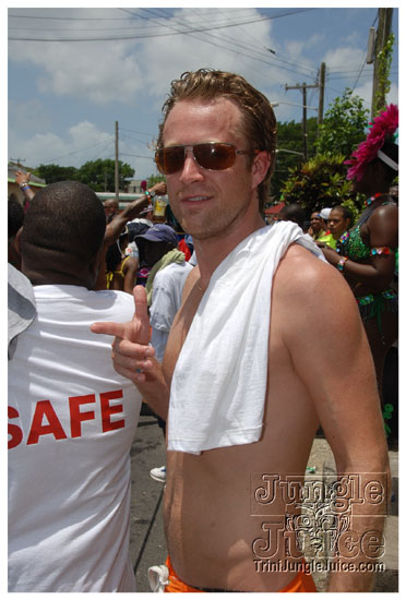 kadooment_day_2009_pt1-240
