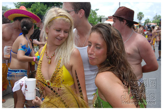 kadooment_day_2009_pt1-332