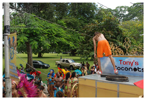 tribe_tue_2009_pt1-340