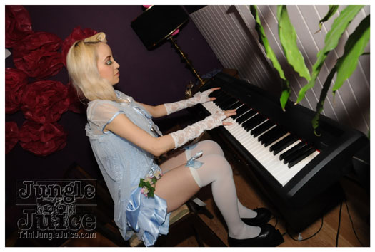 alice_in_wonderland_apr24-166