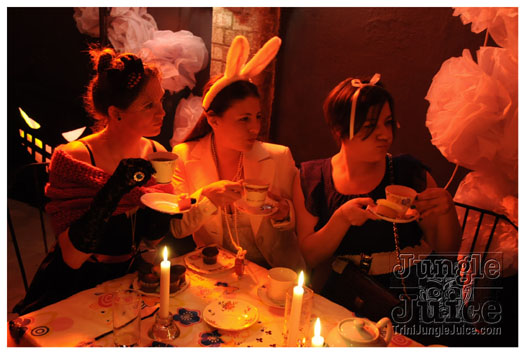 alice_in_wonderland_apr24-191