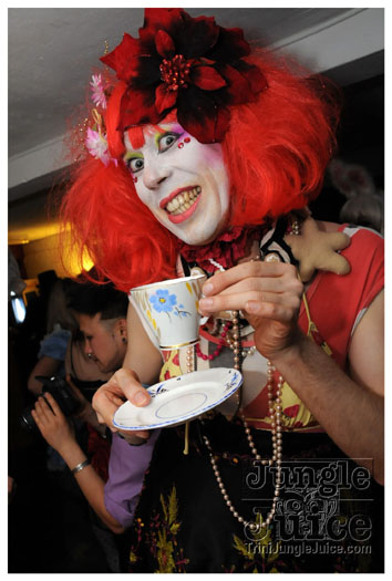 alice_in_wonderland_apr24-213