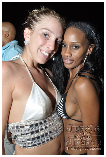 beach_house_carnival_2010_pt1-250
