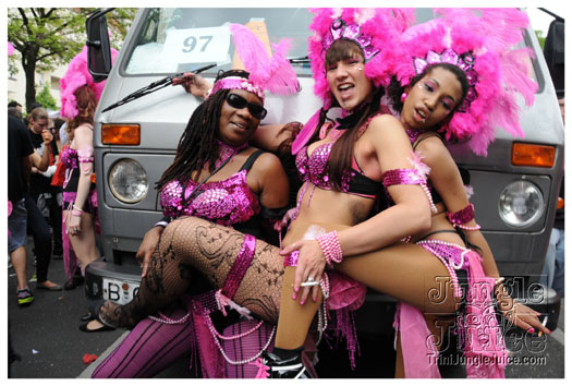 berlin_carnival_fantastic_flamingos_may23-148