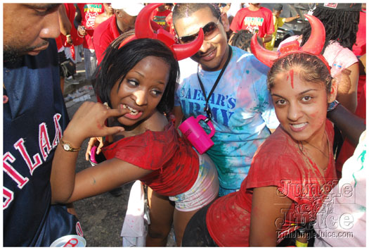 caesars_hippie_army_2010-170