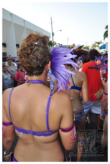 cayman_carnival_batabano_2010_pt3-141