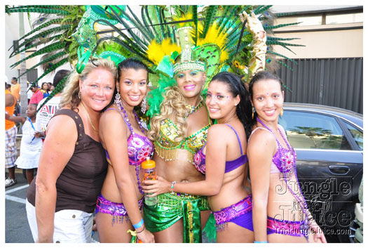 cayman_carnival_batabano_2010_pt3-143
