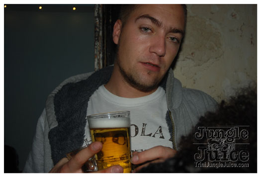 club_chu_chu_opening_nov2010-120