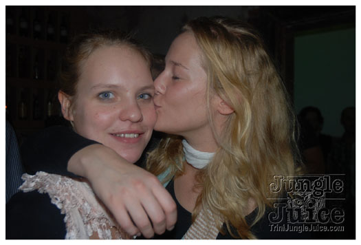 club_chu_chu_opening_nov2010-121