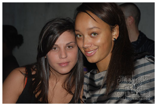 club_chu_chu_opening_nov2010-194