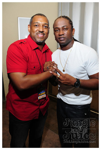 friends_miami_carnival_2010-120