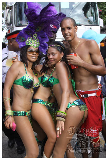 kadooment_day_2010_pt2-248