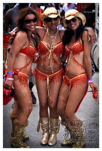 kadooment_day_2010_pt4-297