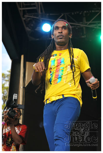 machel_six_flags_2010-174