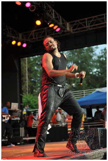 machel_six_flags_2010-224