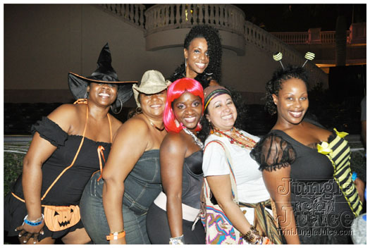 mask_halloween_2010-171