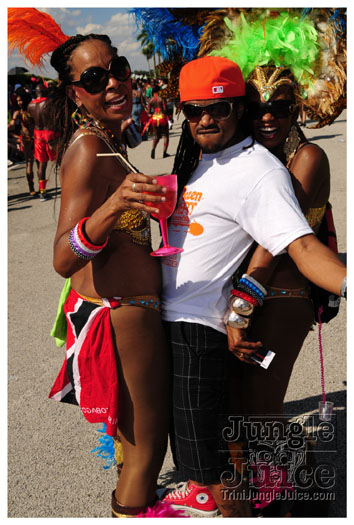 miami_cval_parade_2010_pt4-228