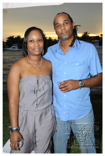 oasis_2010_sep5-051