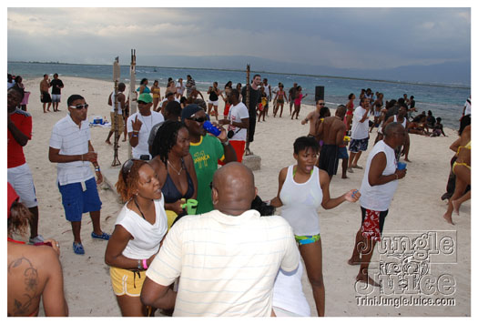 soca_at_de_sandbar_apr7-205