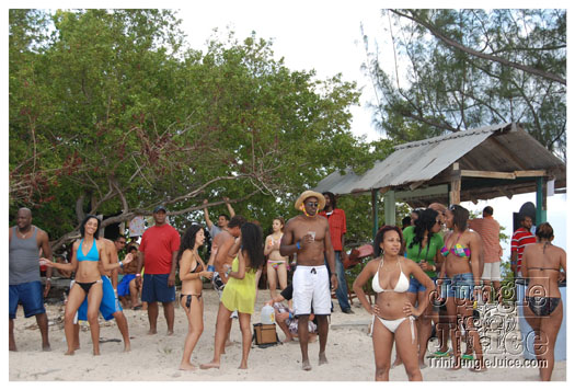 soca_at_de_sandbar_apr7-212