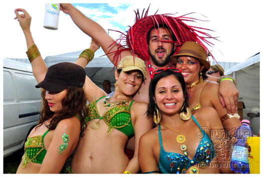 kadooment_day_2011_pt1-172