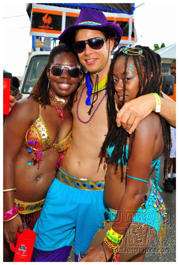 kadooment_day_2011_pt1-182