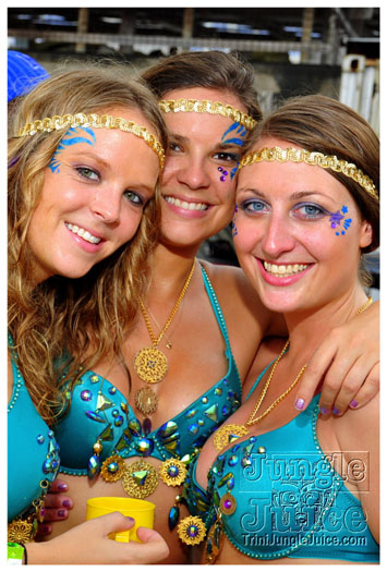 kadooment_day_2011_pt1-187