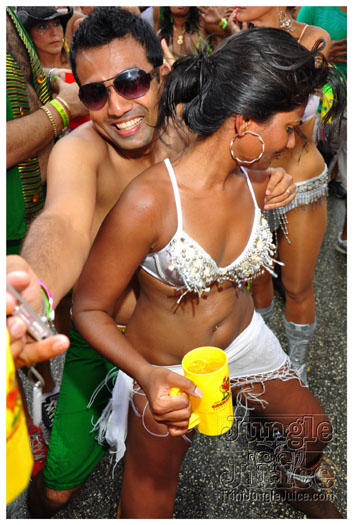 kadooment_day_2011_pt1-196
