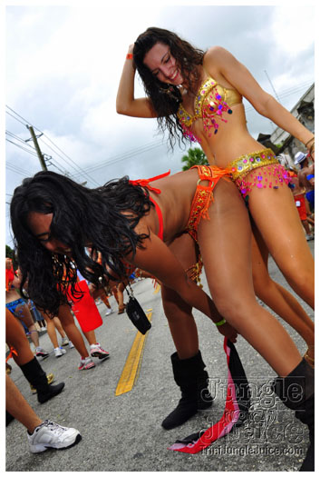 kadooment_day_2011_pt1-245
