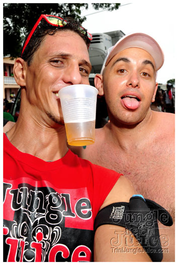 kadooment_day_2011_pt2-198