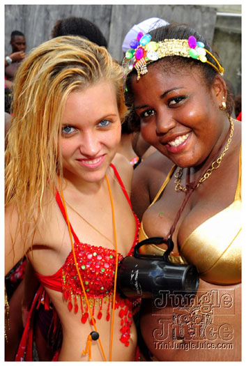 kadooment_day_2011_pt2-241